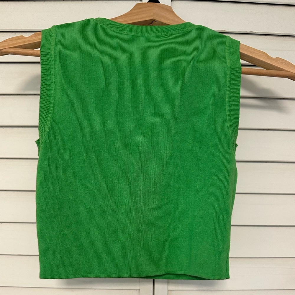 Assorted Crop Tops, Assorted Sizes - Picture 14 of 16